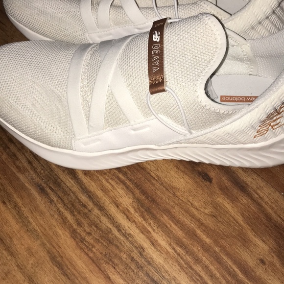 Gym shoes - Picture 2 of 3